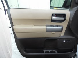 2010 TOYOTA SEQUOIA LIMITED WHITE 5.7L AT 4WD Z18033